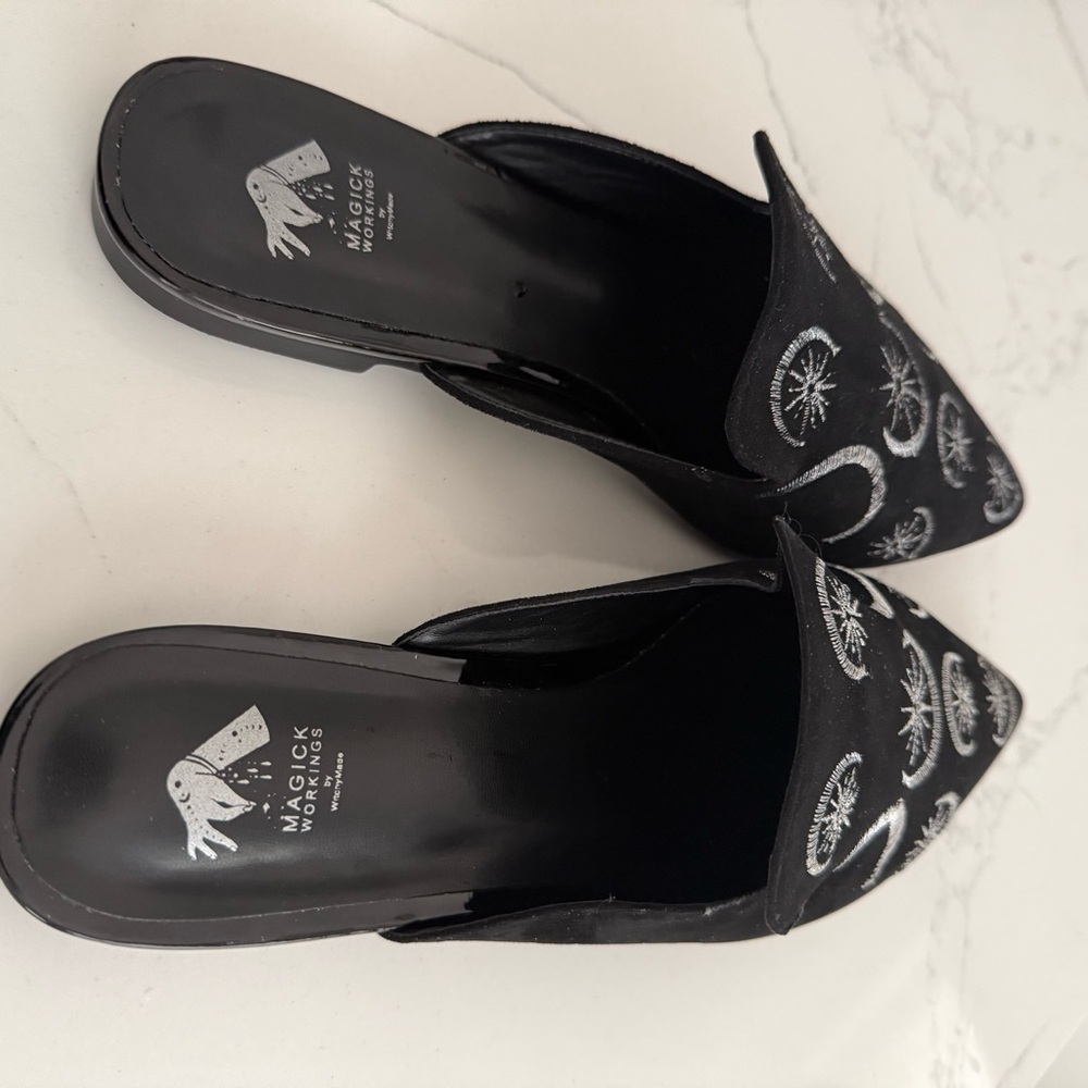 EMBROIDERED HECATE TRIPLE MOON + STAR MULES Narrow women’s 9 narrow - Picture 4 of 9